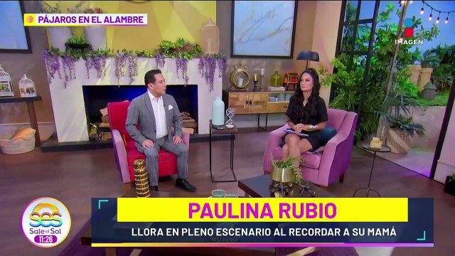 Paulina Rubio LLORA en el escenario cuando un fan recordó a Susana Dosamantes