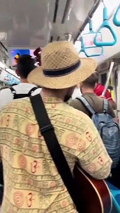 Sadece ama sadece Türkiye’de görebileceğiniz sofistike bir olay : Kavga, müzik ve eğlence...