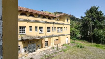 HOTEL ABANDONADO, BEM NO MEIO DA CIDADE