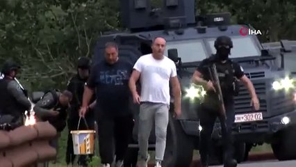 Adeta savaşa gelmişler! Kosova'ya saldırı düzenleyen Sırp gruptan ele geçirilenler bir orduya yeter