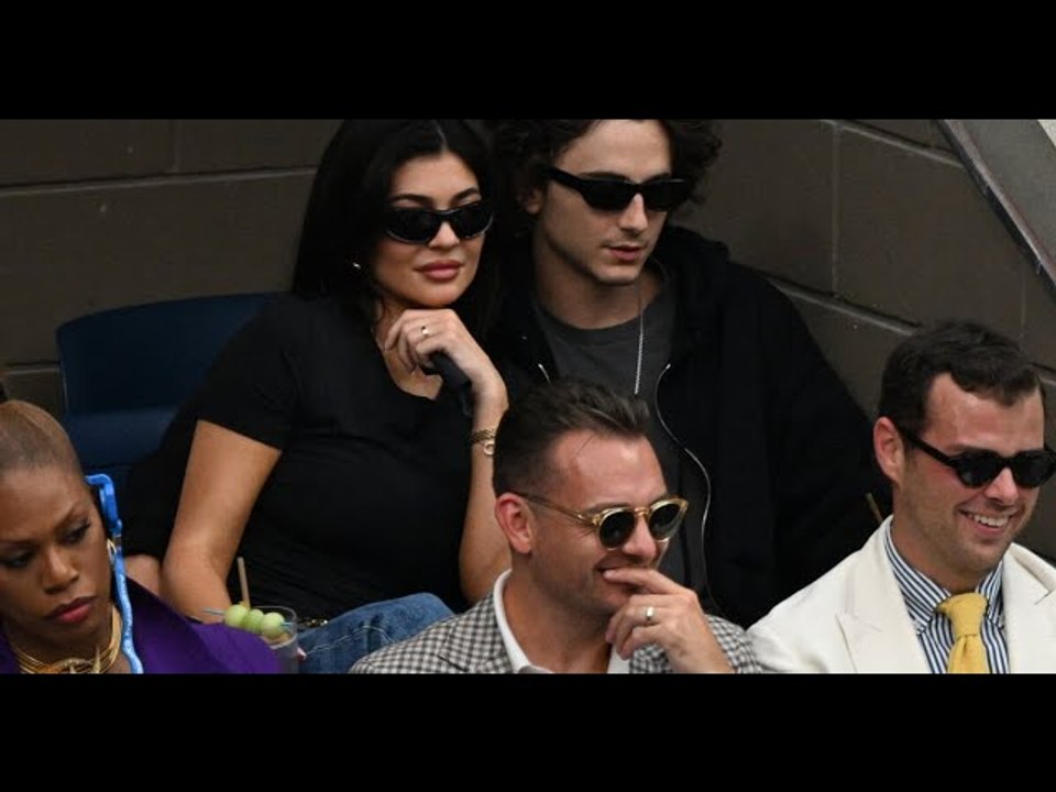 VIDEO:  PHOTOS Timothée Chalamet en couple avec Kylie Jenner : baisers de braise et gestes tendres,