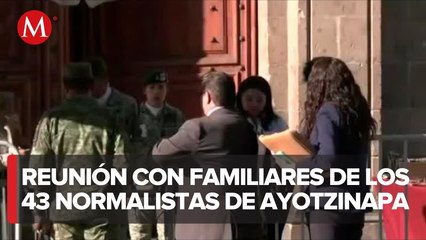 Скачать видео: Alejandro Encinas se reúne con padres de los 43 normalistas de Ayotzinapa