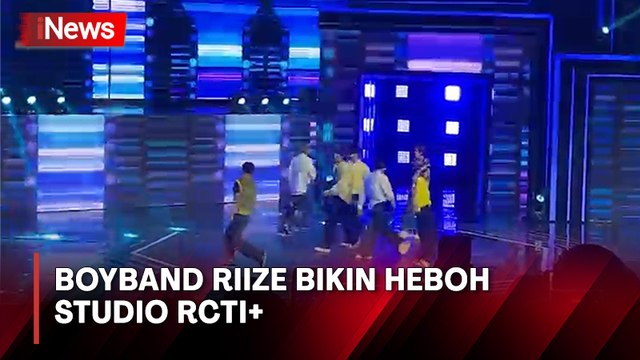 Aksi Boyband RIIZE Bikin Riuh Studio RCTI+ saat Pentas Indonesian Television Awards 2023