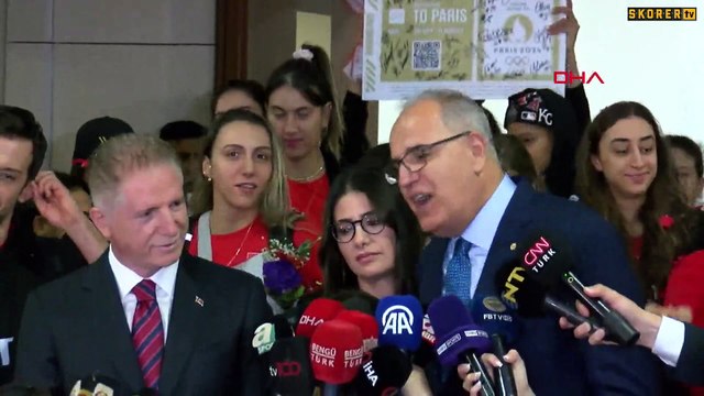 Dünya 1 numarası Filenin Sultanları yurda döndü