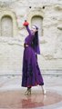 Beautiful girl dancing Xinjiang dance  跳新疆舞的美女  新疆ダンスを踊る美しい少女
