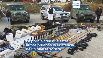 Kosovo continúa la caza de decenas de sospechosos de asesinar a un policía