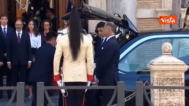 Funerali Napolitano, il feretro avvolto nel tricolore lascia il Senato