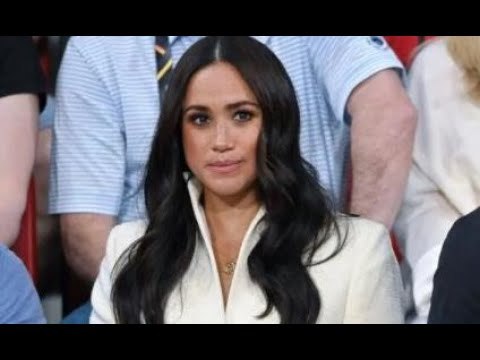 Que c'est embarrassant!' Meghan Markle peint sur le drapeau ukrainien 'UPSIDE DOWN' dans Invictus ga