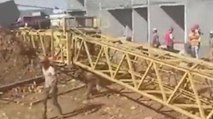 TOKİ inşaatında vinç devrildi, 3 işçi ağır yaralandı