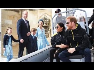 Regarder en direct! Le correspondant royal donne les dernières nouvelles alors que le balcon du pala