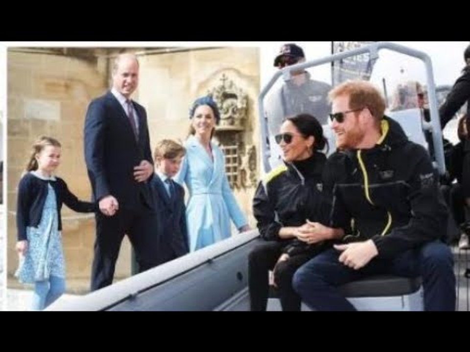Regarder en direct! Le correspondant royal donne les dernières nouvelles alors que le balcon du pala