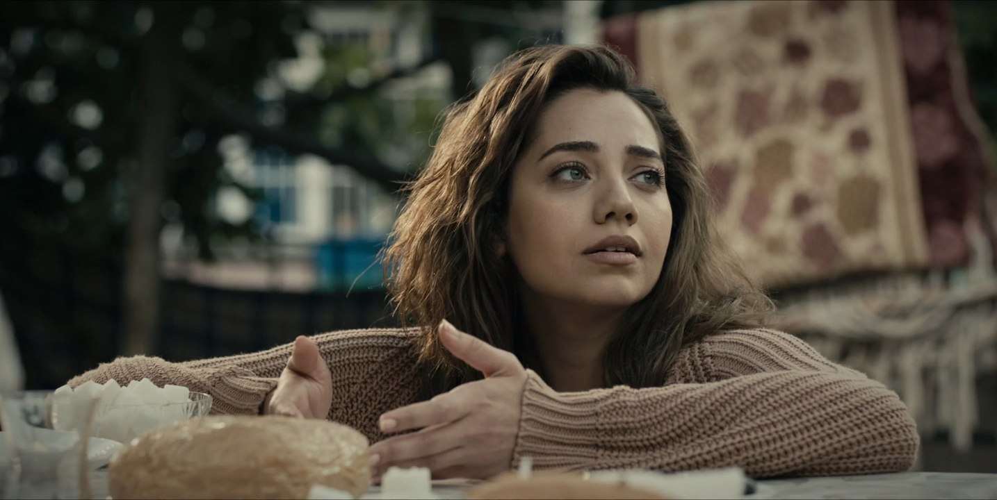 Episode 1 Özge Özacar's Scenes | Peddler (Seyyar)