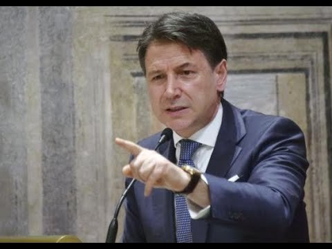 Conte, i pugni sul t@volo e i timori del Pd: non è che l’inizio, il capo M5S «farà il Salvini»