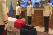 Funerali Giorgio Napolitano, il feretro lascia Montecitorio - Video