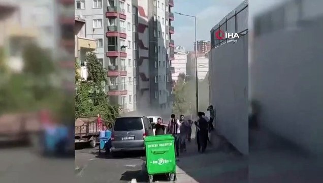 Une partie de l'extérieur d'un immeuble de 16 étages à Esenler s'est effondrée ainsi : ceux qui s'y trouvaient ont échappé à la catastrophe au dernier moment