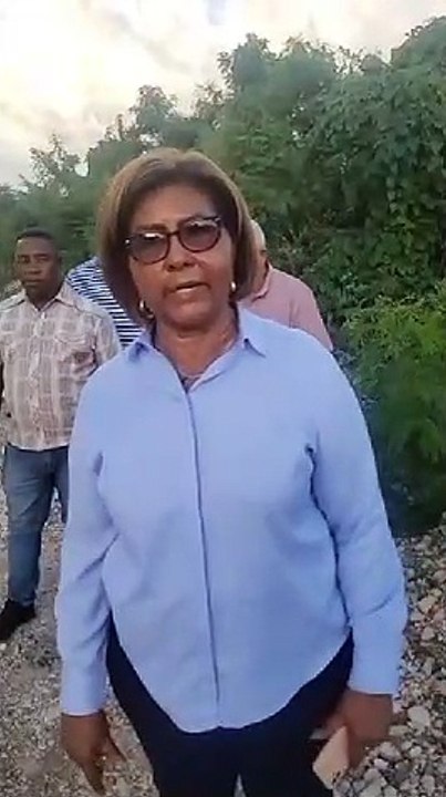 Más de 15 poblaciones siguen incomunicadas por derrumbe