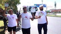 Le ministre du district du CHP Konya Ereğli et ses compagnons marchent vers la Grande Assemblée nationale turque pour qu'Ereğli devienne une province