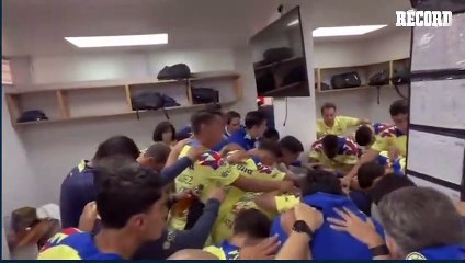Igor Lichnovsky ya está tomando la palabra en el vestidor del Club América