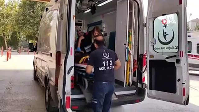 La corde de la grue s'est rompue et il est tombé tête première au sol.