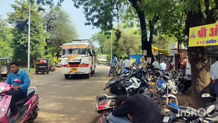 मैदान में जगह नहीं सडक़ पर हो रही वाहनों की फिटनेस