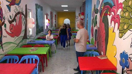 Le nom du caméraman survivant Alper Baycin a été conservé à l'école