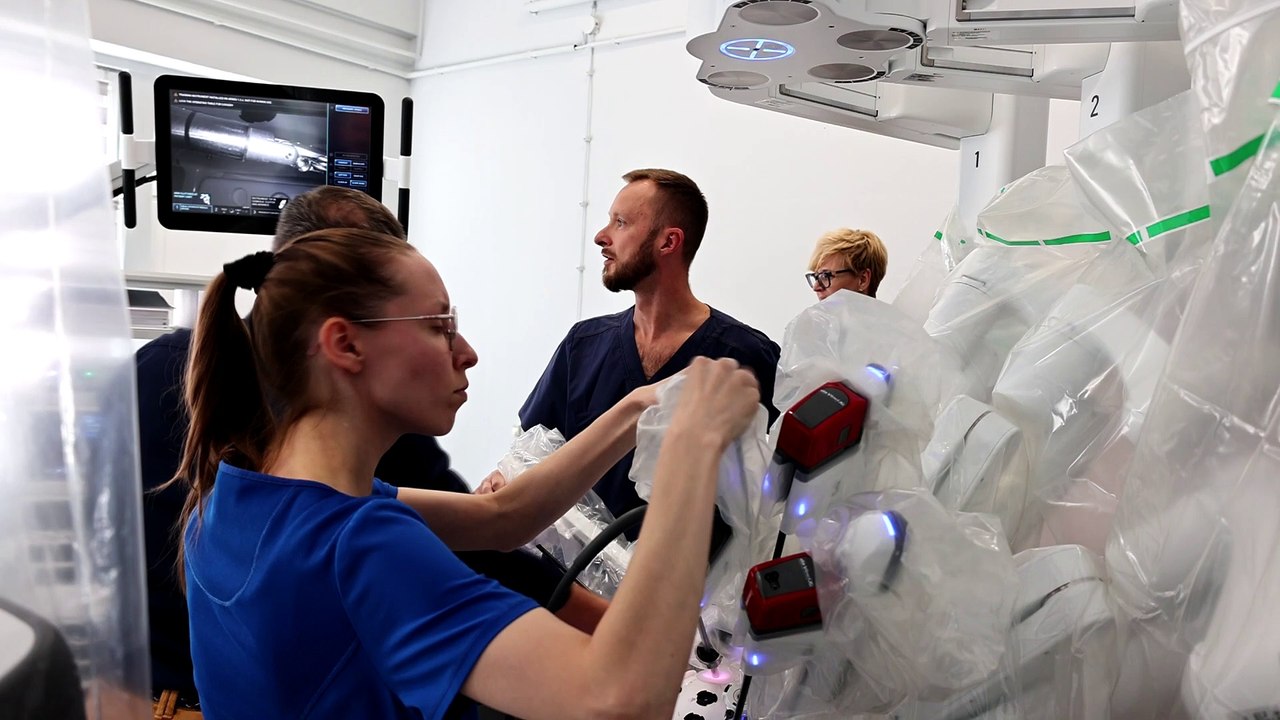 Nowoczesny robot Da Vinci będzie operował pacjentów szpitala w Lesznie