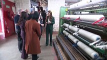 شاهد: كيت ميدلتون تزور مصنعاً للنسيج للتعرف على تاريخ أجدادها