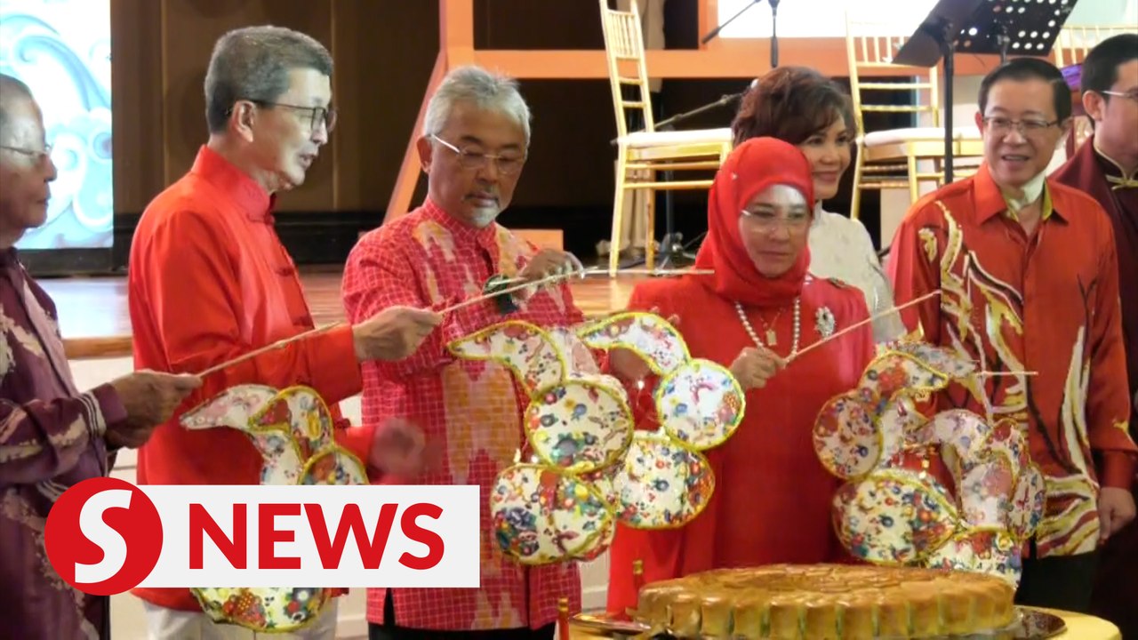 King, Queen celebrate lantern festival with Lim clan and Chinese community