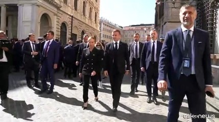 "Lungo e cordiale incontro" Meloni-Macron, al centro i migranti