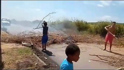 Moradores protestam por falta de água em Arapiraca