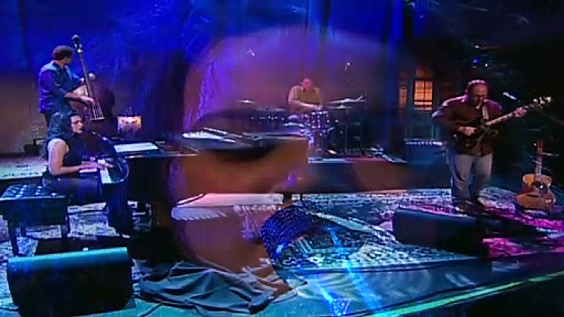 ⁣NORAH JONES — Nightingale – (N. Jones) ● 【from NORAH JONES: Live In New Orleans】 •August 24, 2002•