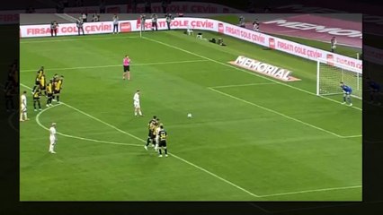 Messi ve Suarez'e özendiler! Tüm Türkiye Kerem'le Icardi'nin penaltısını konuşuyor