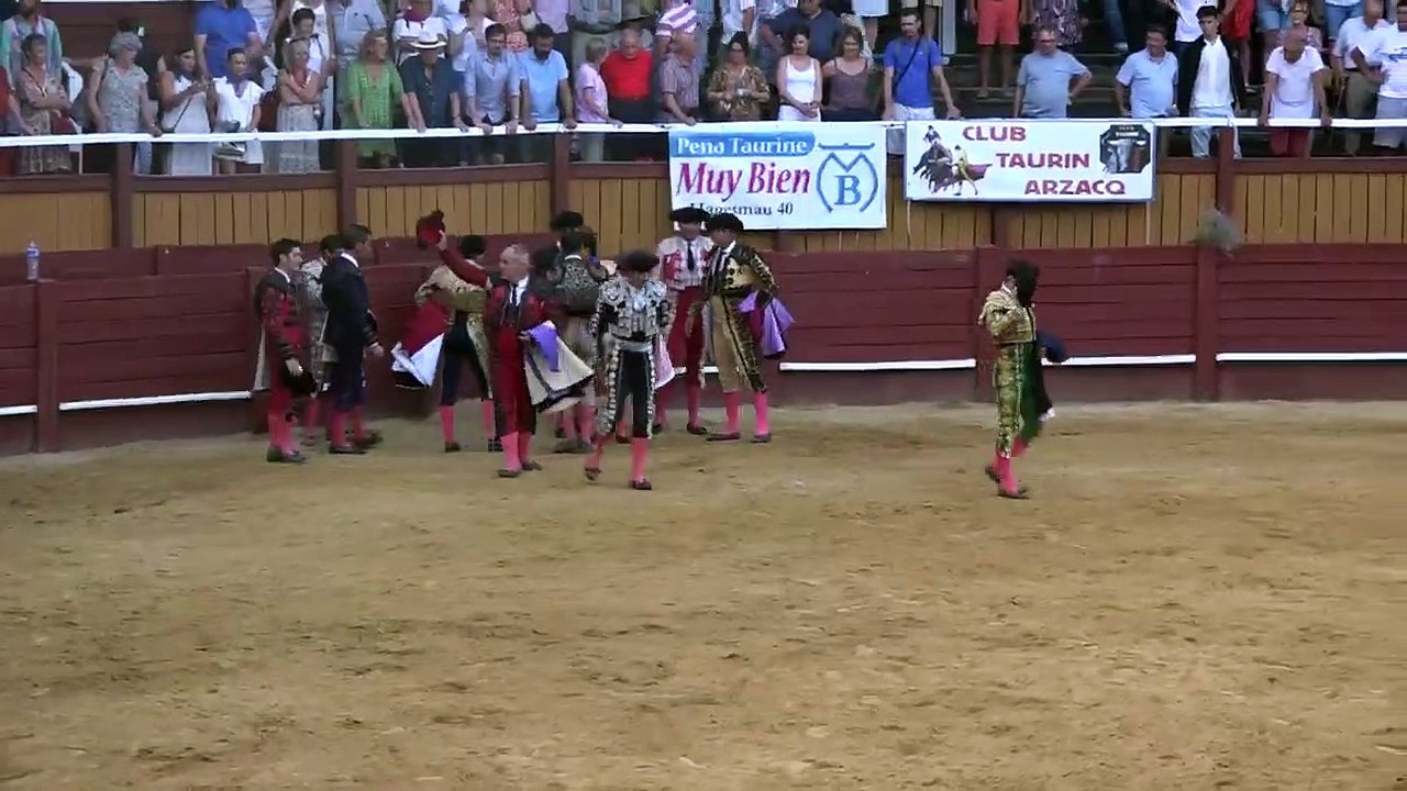 083.08.2023 Roquefort Novillos de Yonnet Novillada Piquée Le Paseo Final