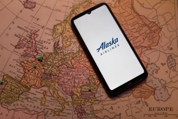 Alaska Airlines Launches Status Match Program for Delta Customers Following Rewards Changes