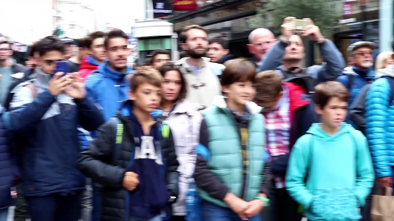 Allie Sherlock Live Cover of Girls Like You Grafton Street