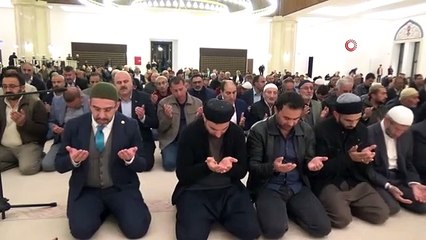 Les mosquées étaient pleines à craquer lors du Mawlid Kandili à Kars. La première prière a été célébrée dans le complexe du Sultan Alparslan.