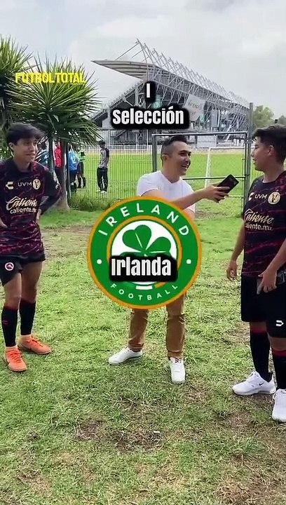 Basta futbolero por un balón