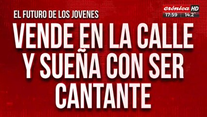 Vende en la calle y sueña con ser cantante: "No pude cobrar el IFE, con esta plata voy a pagar mi disco"