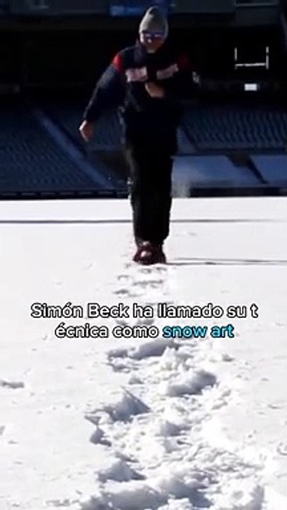 Simon Beck hace obras de arte en la nieve