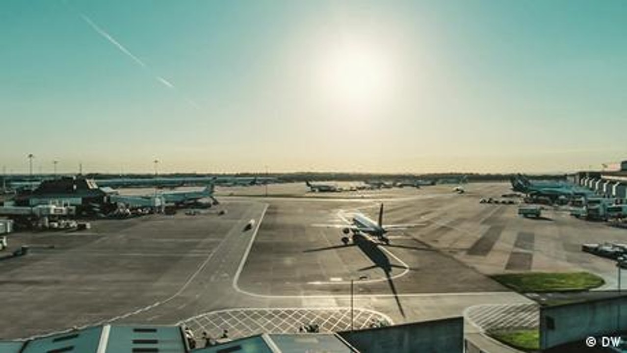 Macht grünes Kerosin Fliegen klimafreundlicher?