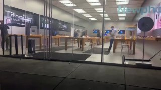 Apple Store looted in Philadelphia