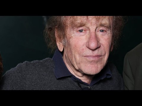 VIDEO: Alain Souchon et son fils Pierre, son sosie, entourés de Fiona Gélin radieuse et de son jeune