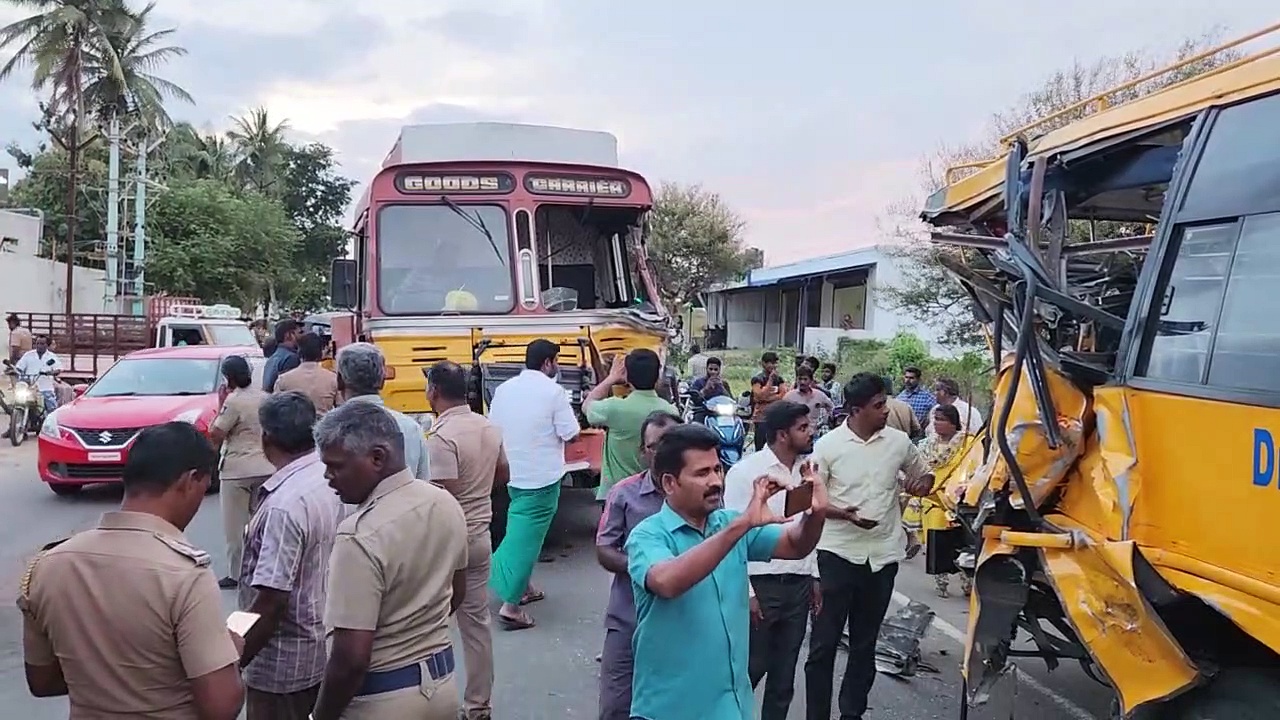 திருப்பூரில் கல்லூரி பேருந்தில் லாரி மோதி 5 மாணவர்கள் உள்பட 6 பேர் படுகாயம்