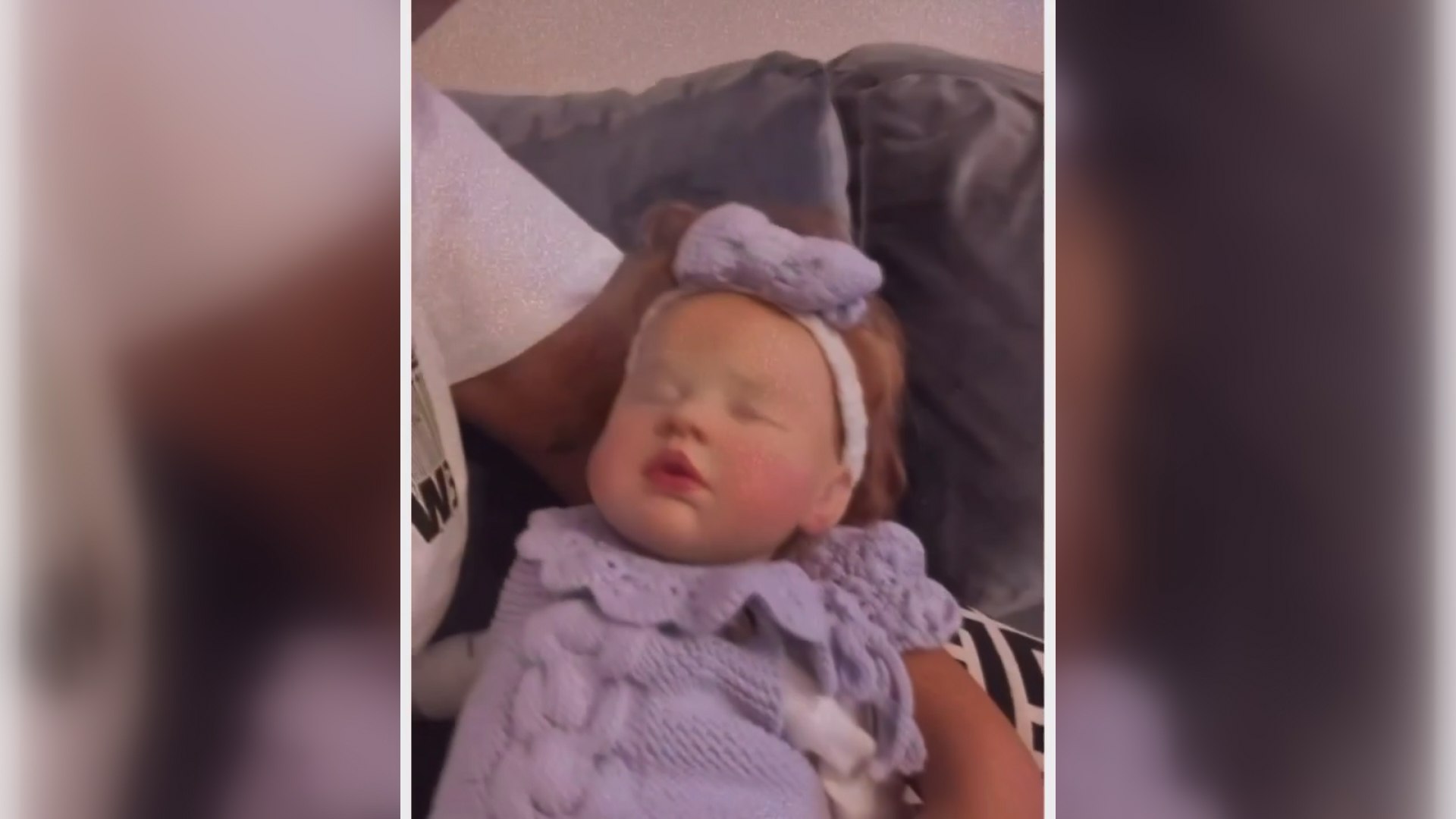 Demet Akalın kızına 10 bin liralık bebek aldı - Dailymotion Video