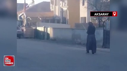 Aksaray'da eşinin tartıştığı kadın komşusuna sopa ve su borusuyla saldırdı