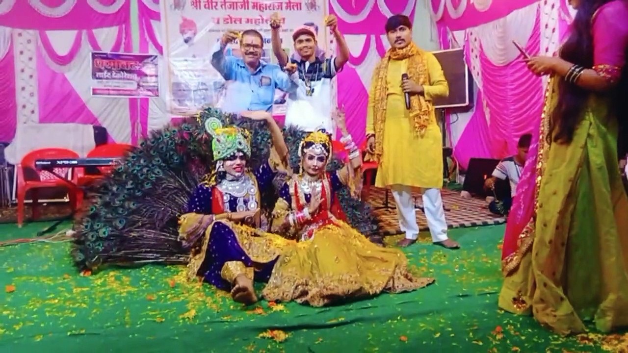 Video : फूलों में से रहे हैं वृंदावन बिहारी,भजनों की प्रस्तुतियों पर झूम उठे श्रोतागण