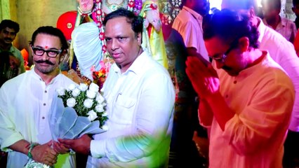 Aamir Khan Visits Politician's House To Seek Bappa's Blessings!