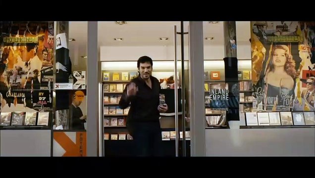 Ne te retourne pas Bande-annonce (EN)