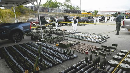 Kosovo: Polizei präsentiert riesigen Waffenfund und geht von Terrorgruppe aus