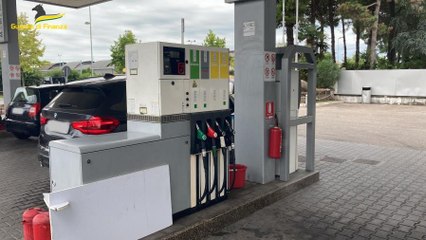 Gasolio adulterato, Guardia di Finanza sequestra 20mila litri in distributori stradali (27.09.23)